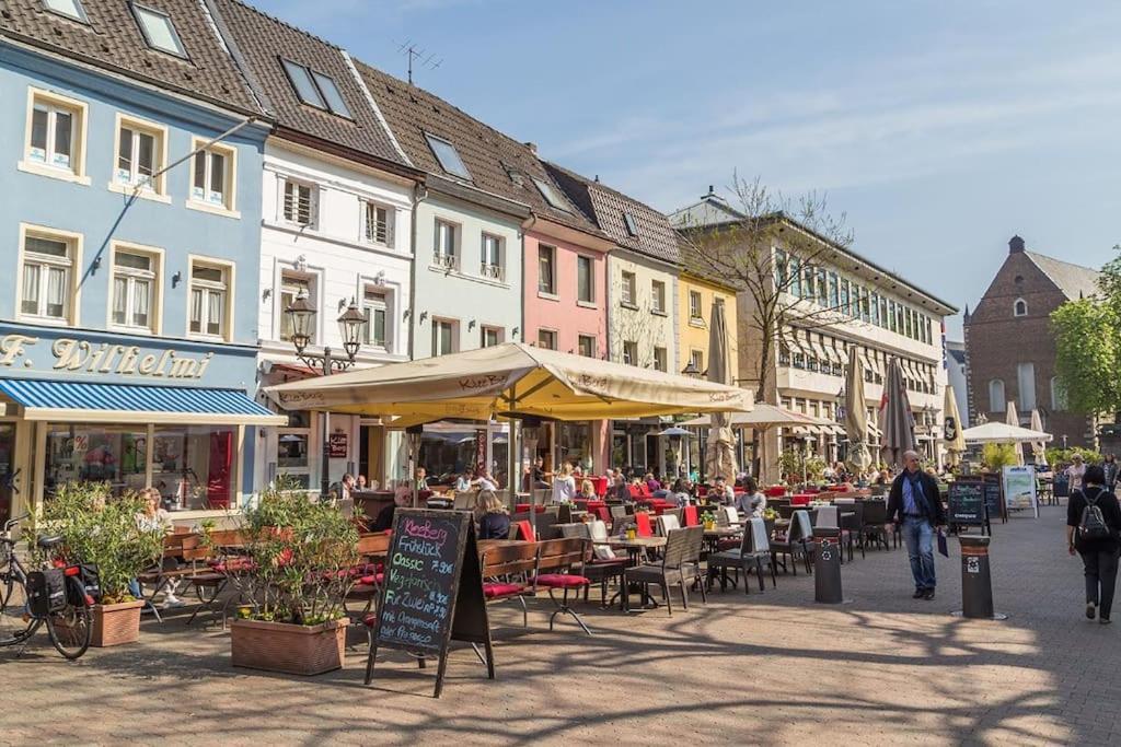 1 Og Direkt An Der Laga 2026 - Moderne Stadtwohnung Am Neusser Markt! 외부 사진