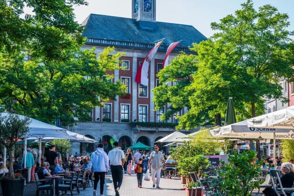 1 Og Direkt An Der Laga 2026 - Moderne Stadtwohnung Am Neusser Markt! 외부 사진